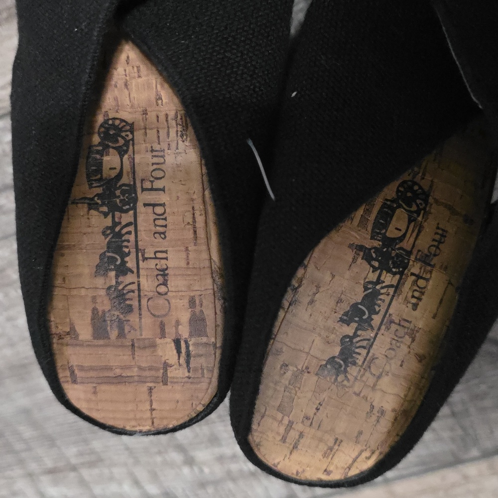 Coach & Four Wedges - Picture 3 of 8